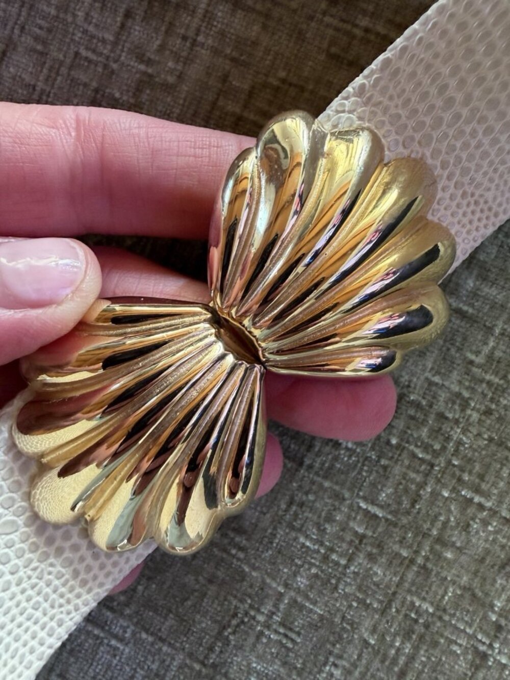Vintage 80s Gay Boyer signed gold tone seashell scallop belt cream snakeskin